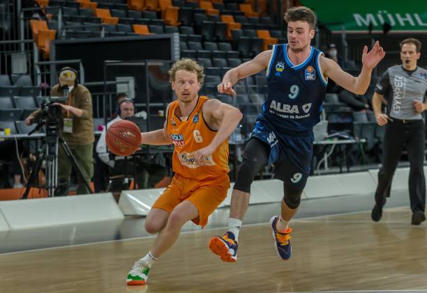 迎来新的战 迎来新的战