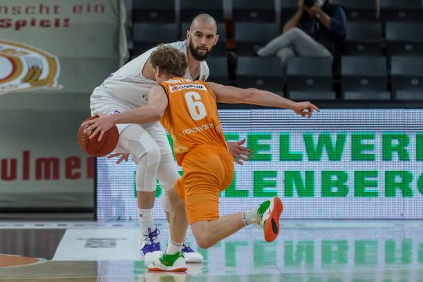 等诸多因素 等诸多因素